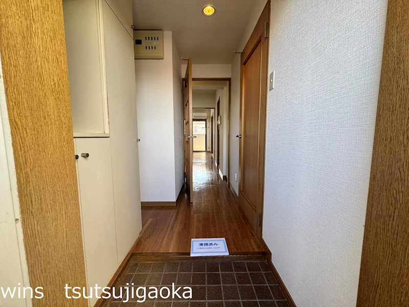 リヴァー三ツ木多摩 玄関