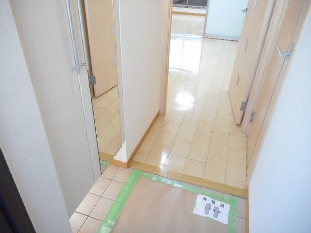 モヤ・クーチャ 玄関