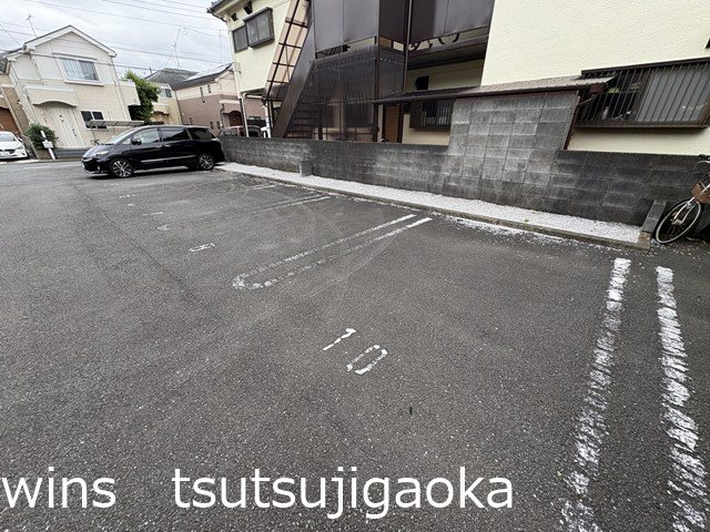 レグルス 駐車場