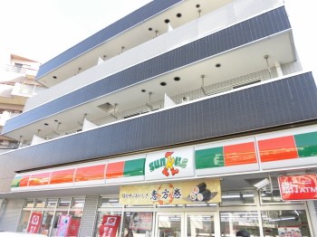 サンパラッツオ伍番館  コンビニ