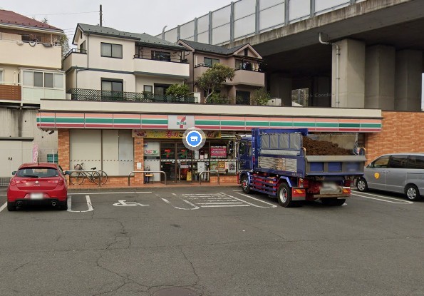 神奈川県川崎市多摩区長尾７丁目 コンビニ