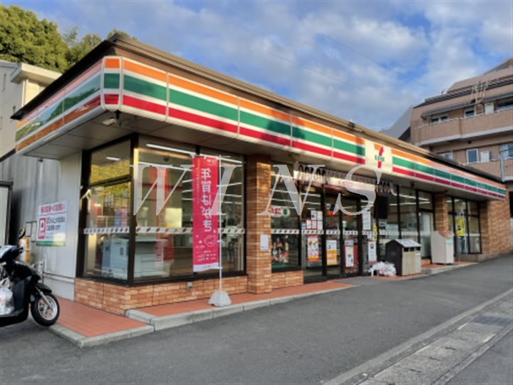 神奈川県川崎市多摩区栗谷４丁目 コンビニ