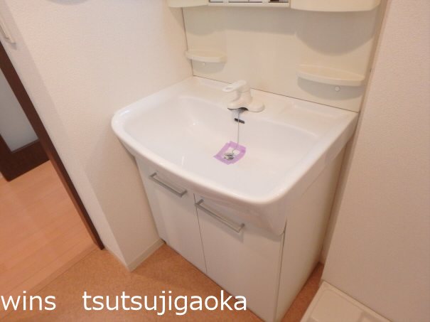 レジディア調布 洗面所