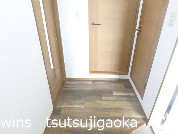 ハウス池亀6号館 玄関