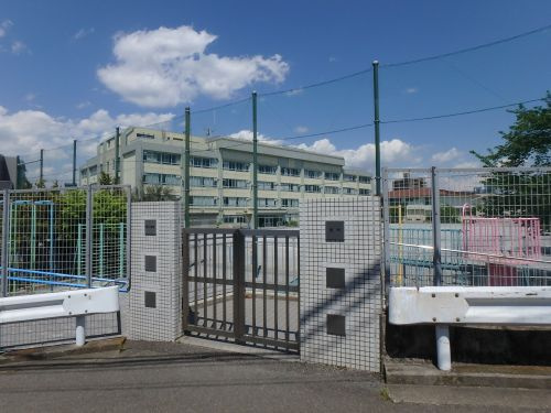 神奈川県川崎市多摩区菅北浦４丁目 小学校