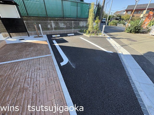 ベル・ウッド深大寺 駐車場
