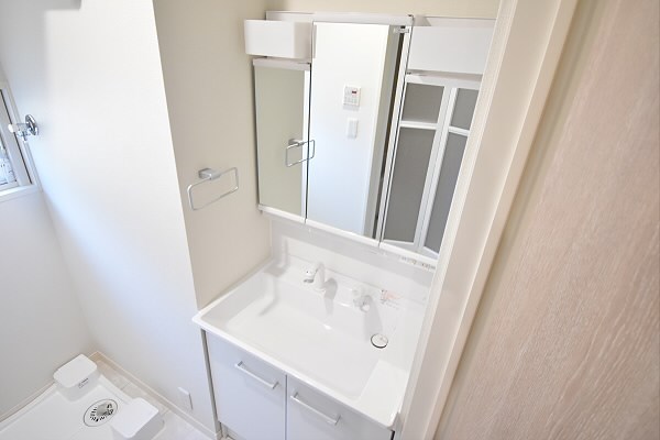 東京都調布市西つつじケ丘１丁目 洗面所