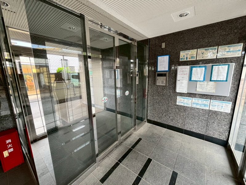 東京都調布市入間町１丁目 エントランス