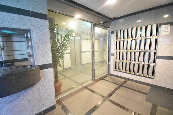 東京都調布市東つつじケ丘１丁目 エントランス