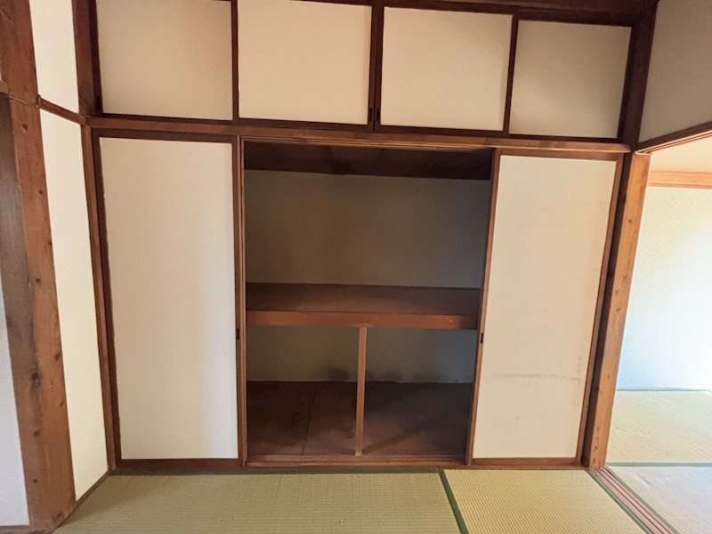 東京都三鷹市野崎１丁目 収納