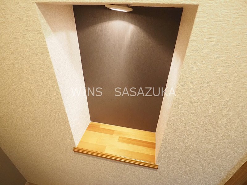 アザレア安藤 その他