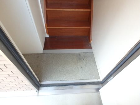 ステップ柴崎 玄関