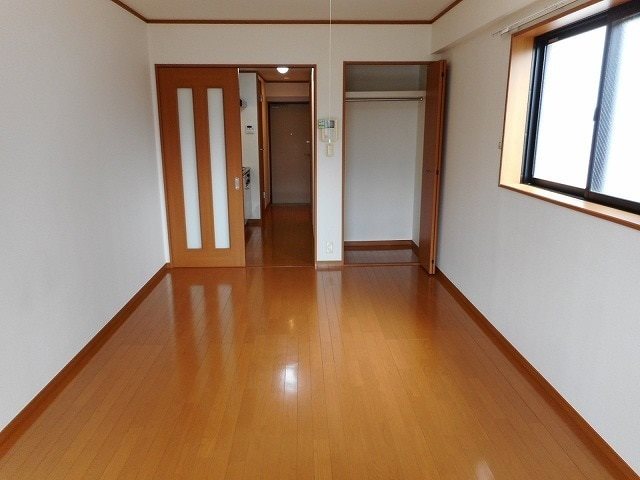 東京都府中市白糸台６丁目 リビング