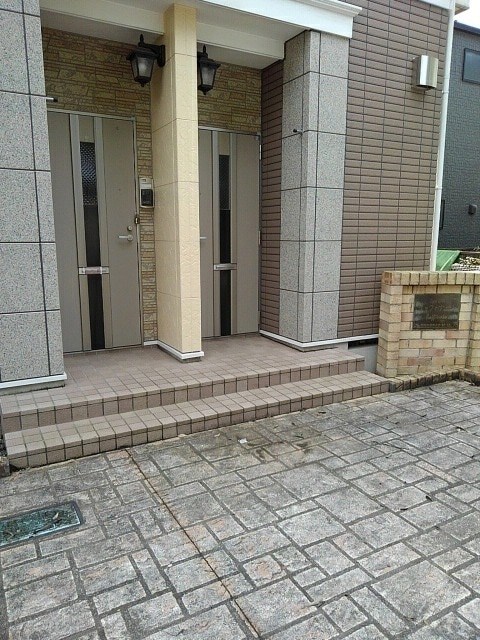 東京都狛江市西野川２丁目 エントランス