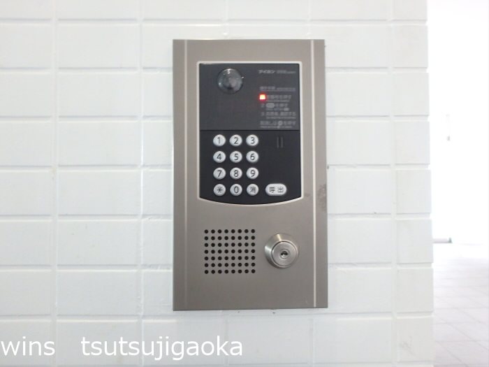 アンビックスつつじヶ丘　A棟 エントランス