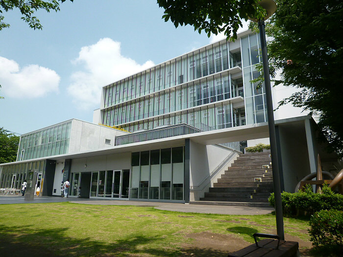 東京都府中市緑町３丁目 図書館
