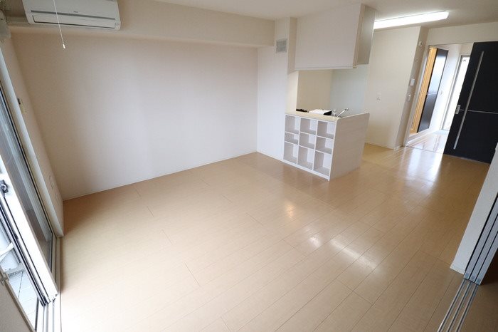 神奈川県川崎市多摩区登戸 リビング