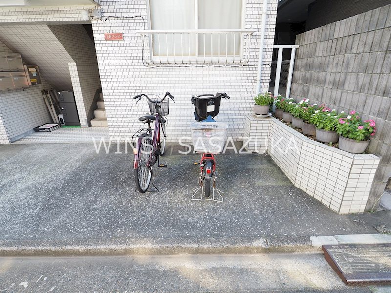 工東フラット 駐車場