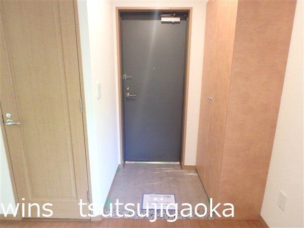 アーバンフラッツつつじヶ丘 玄関