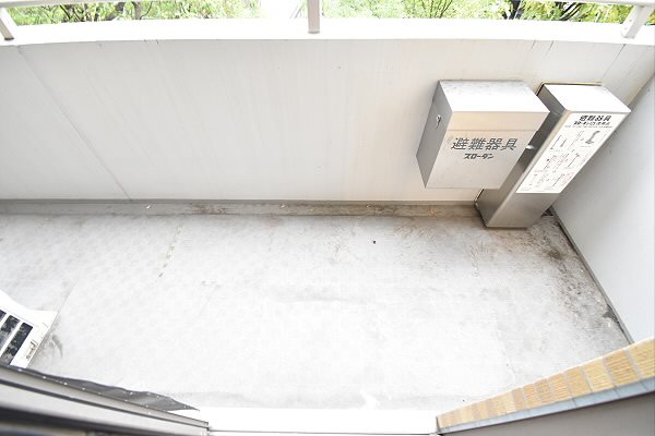 東京都調布市西つつじケ丘１丁目 ベランダ
