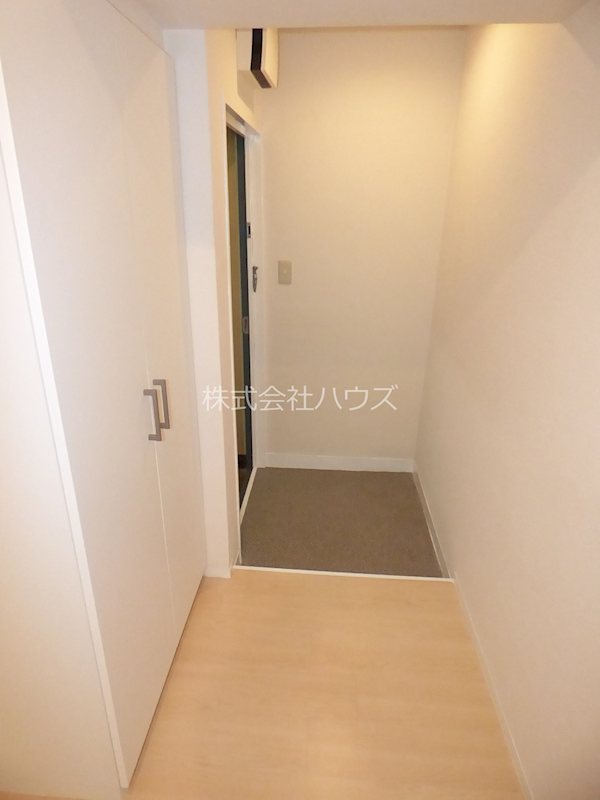 マンション雅叙苑 玄関