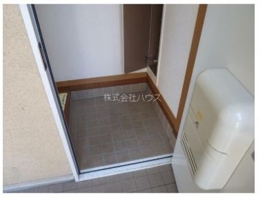 アーデン白金 玄関