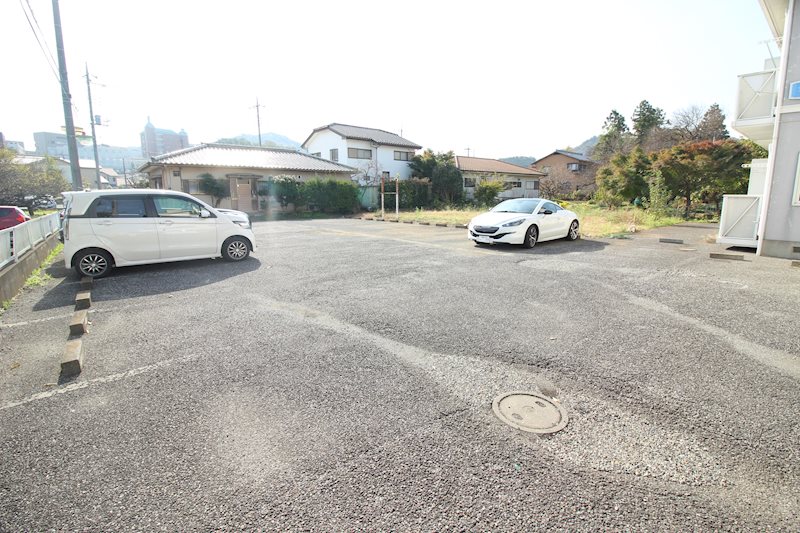 プラム西浦 駐車場