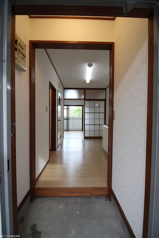 信栄ハイツ 玄関