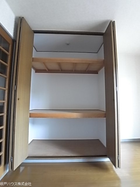 三上ビル 収納