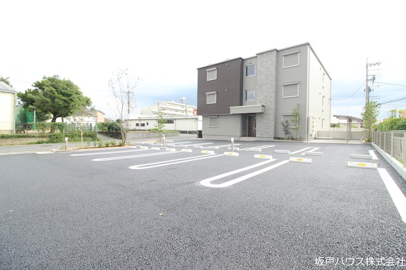 ヴィラ　ダブリュー　タッソ 駐車場
