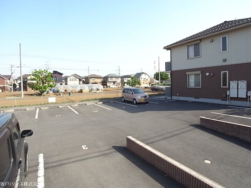アルコバレーノB 駐車場