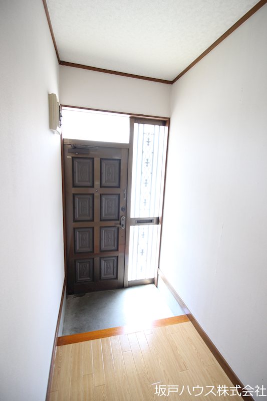 平貸家 玄関