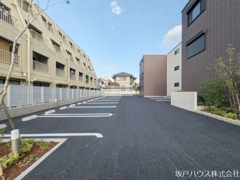カヴァッロ　アンビエラ 駐車場