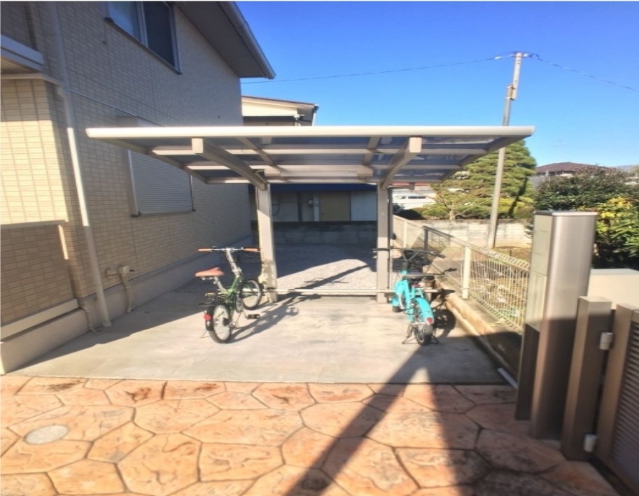 セジュール日野本町 駐車場