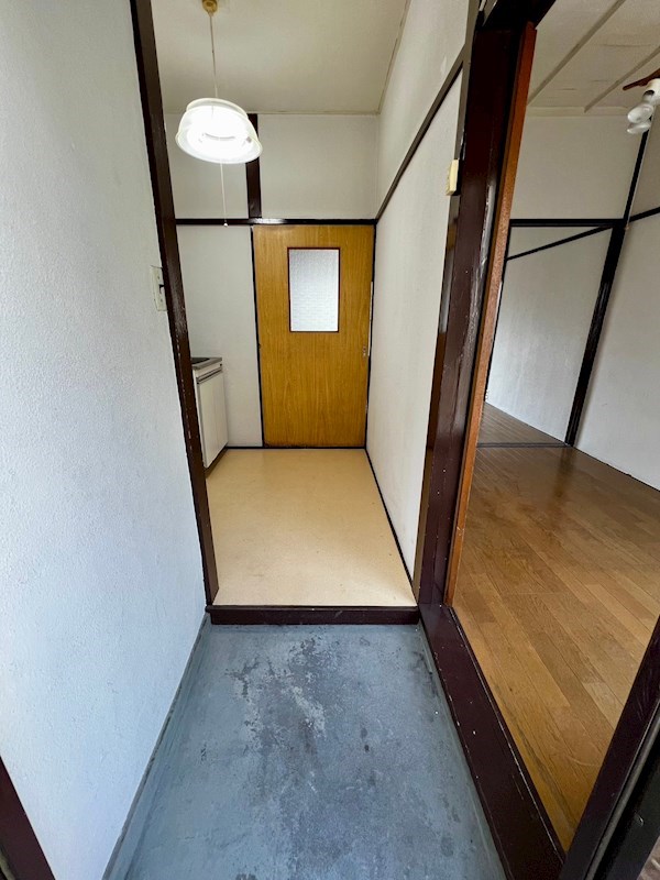 石井荘 玄関