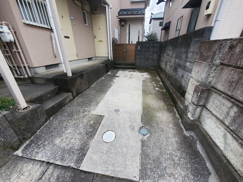 エーデルワイス 駐車場