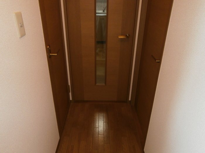 クレスト平山 玄関
