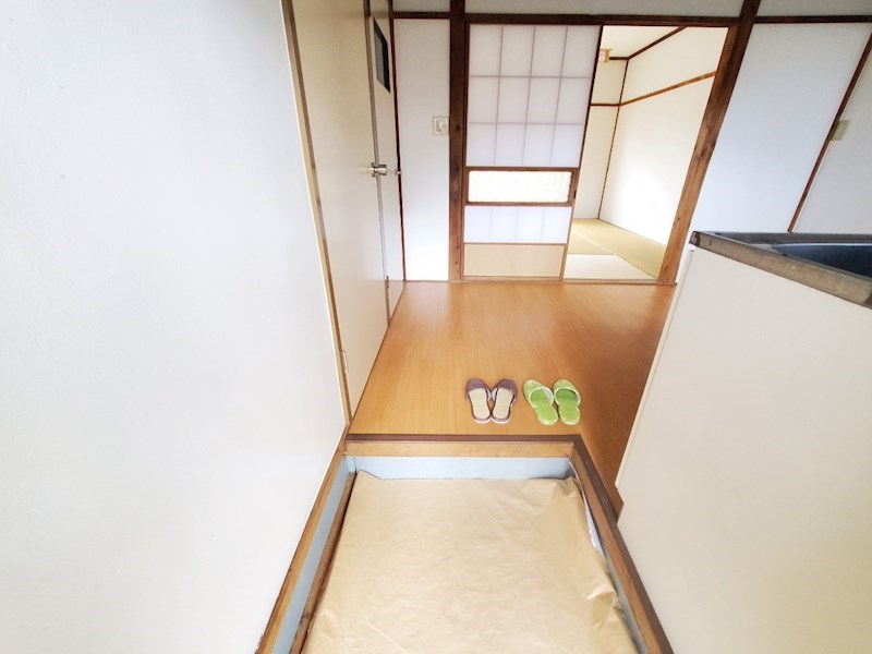 谷荘 玄関