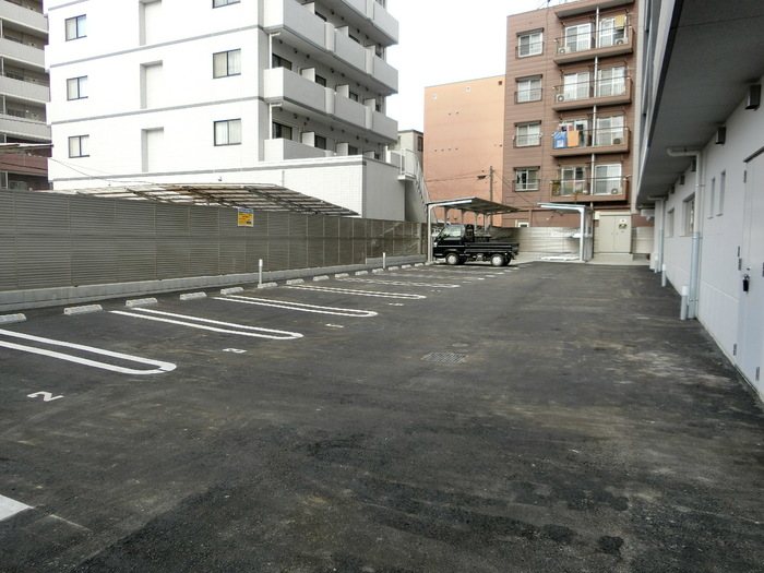 YamazakiSekiyuBLD 駐車場