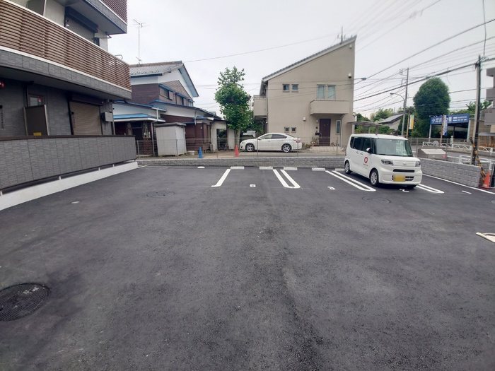 フェリーチェ 駐車場