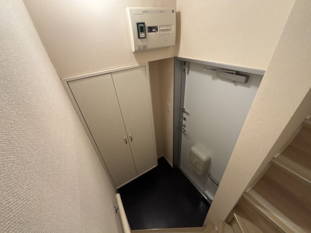 レオネクストモンスィルクレール 玄関