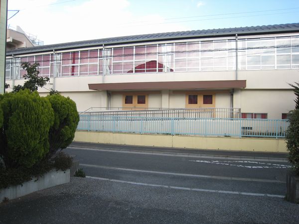 神明２丁目住宅Ｃ号棟 小学校