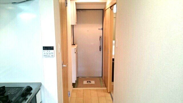 アベニール国立 玄関