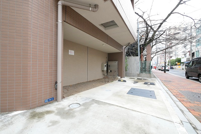 パティーナ上野 駐車場