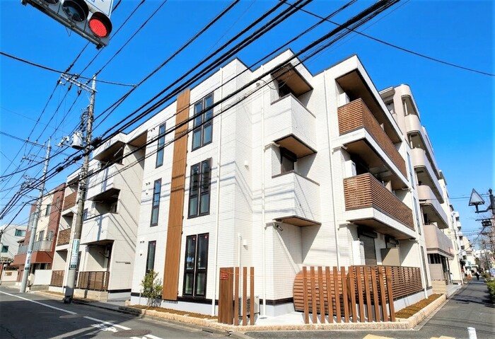 Auspicious House 外観