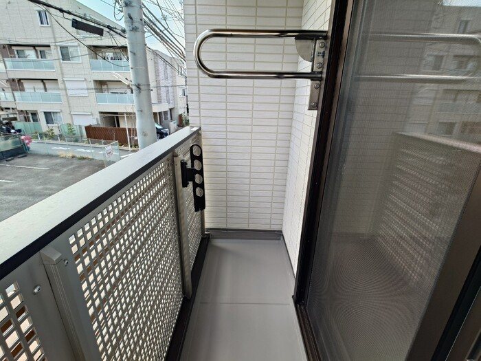 Auspicious House ベランダ