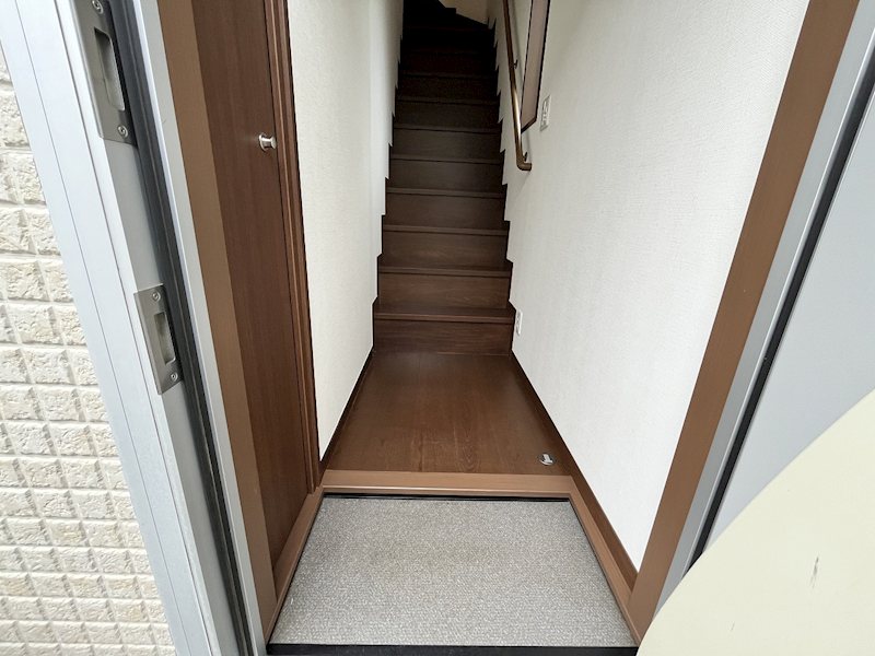 柿の木ハウス 玄関