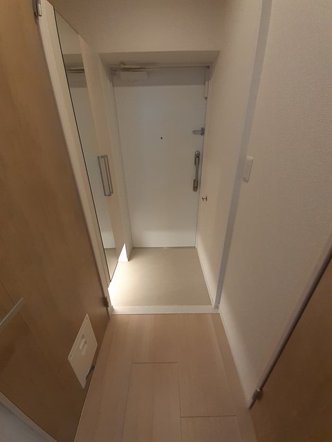 スアヴィス舎人 玄関