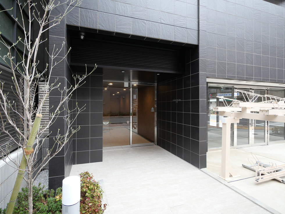 PREMIUM CUBE 上野 エントランス