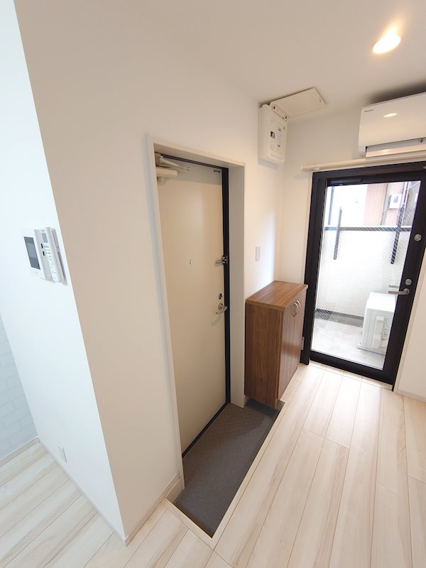 MELDIA町屋 玄関
